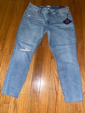 Ava & Viv Light Blue Distressed Skinny Jeans